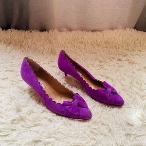 SOLD❗️Oscar de la Renta scale purple suede pumps.